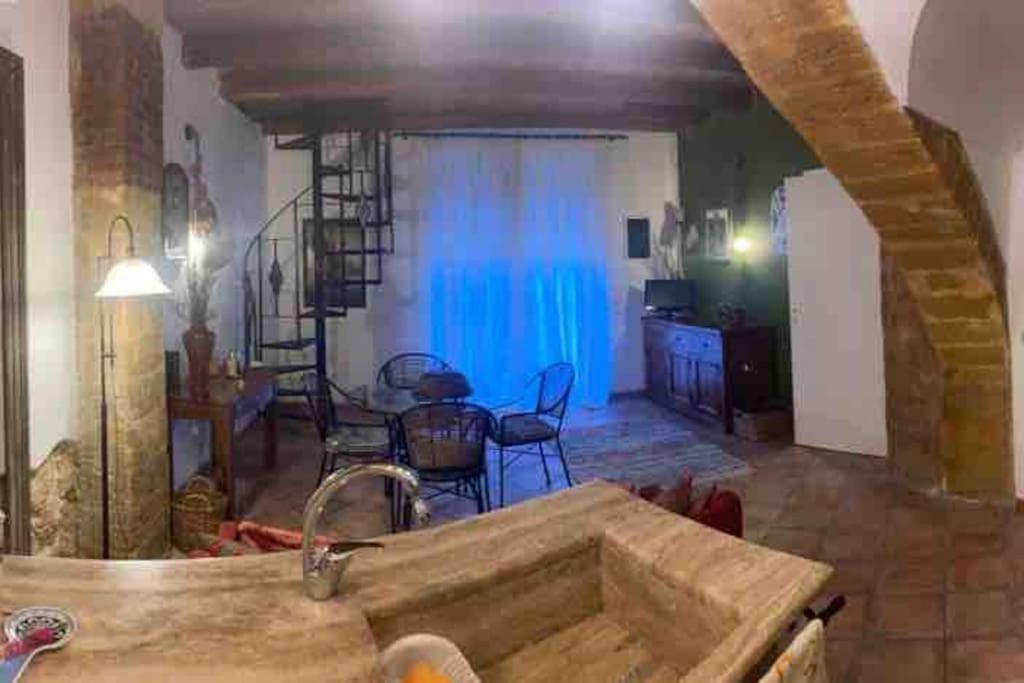 Loft Con Mansarda Lejlighed Castelvetrano Eksteriør billede